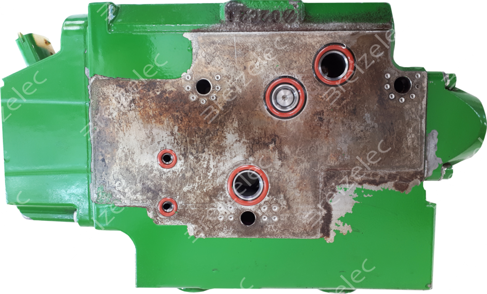 FRONT HITCH ELECTROHYDRAULIC VALVE 7R, 8R, 8x30 SERIES MAJDFF00590